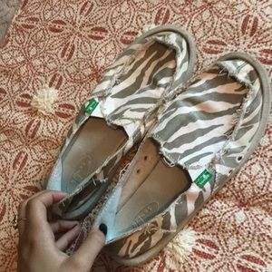 Zebra print sanuks